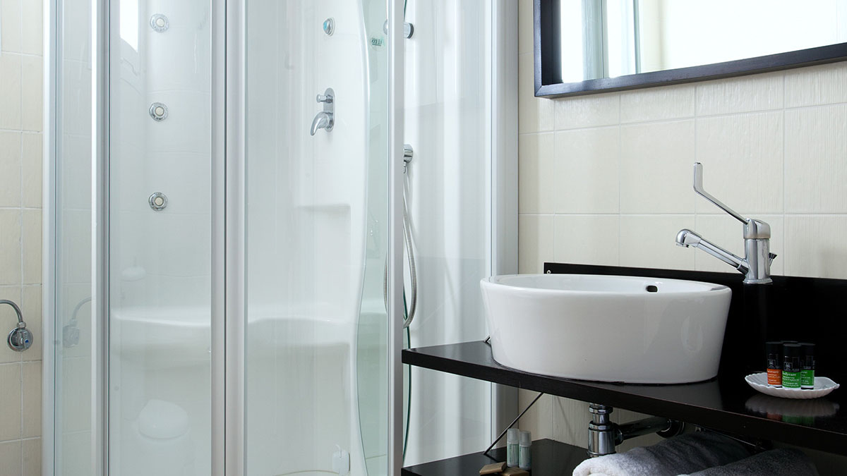 Bungalow Waterfront with Reserved Sundeck